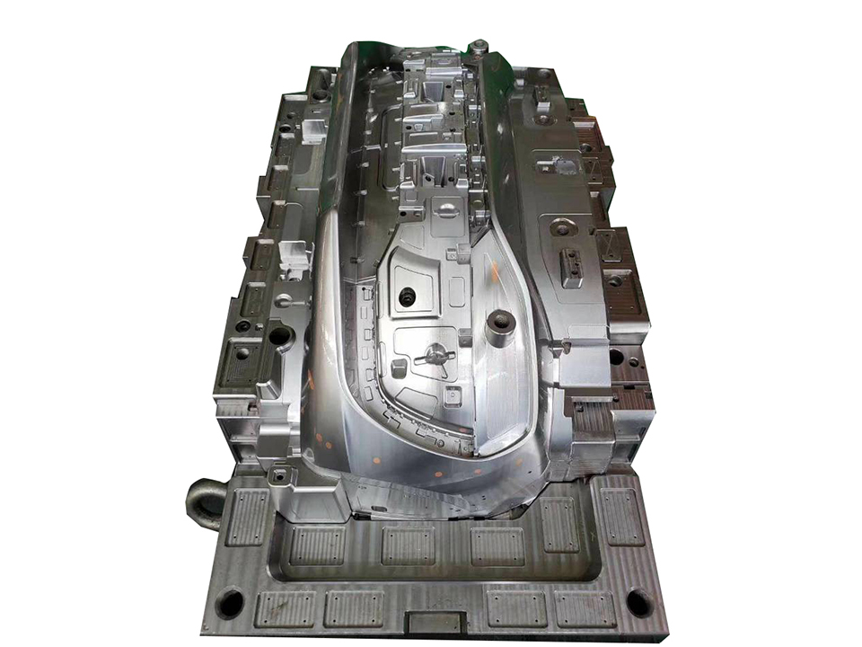 Plastic injection mould 